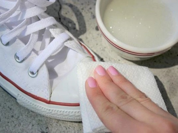 vệ sinh giày sneaker gò vấp