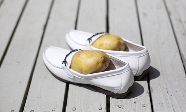 cách xử lý giày bị mốc