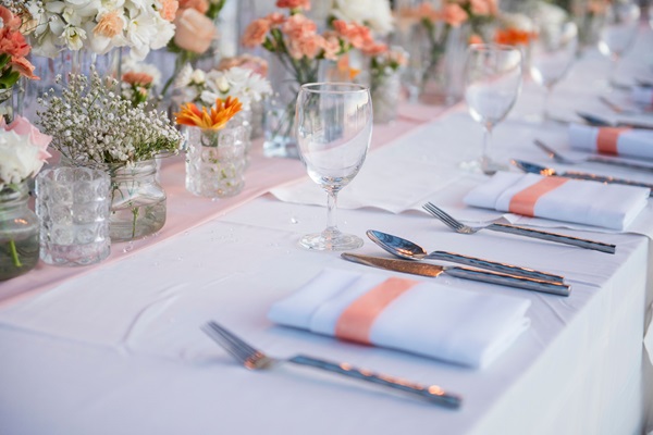 giặt khăn trải bàn nhà hàng tiệc cưới tphcm