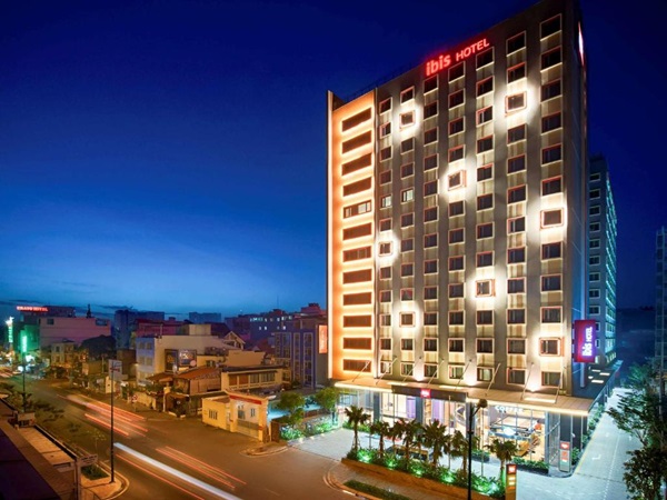 tiệm giặt sấy gần khách sạn ibis