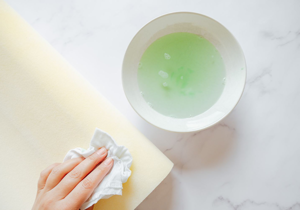 cách giặt gối cao su non