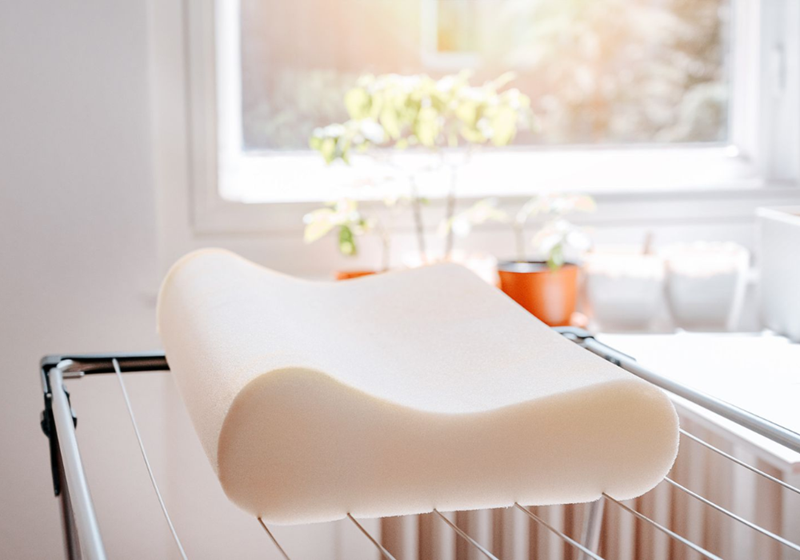 cách giặt gối cao su non