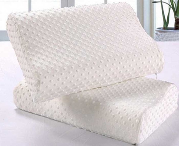 có nên giặt gối cao su non