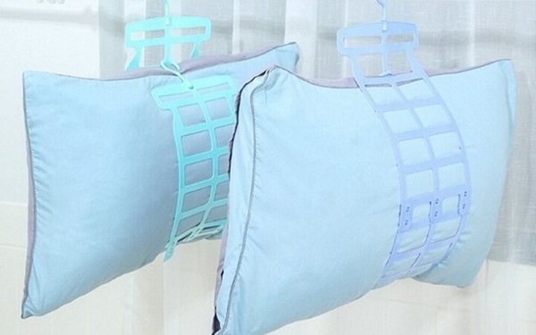 có nên giặt gối cao su non