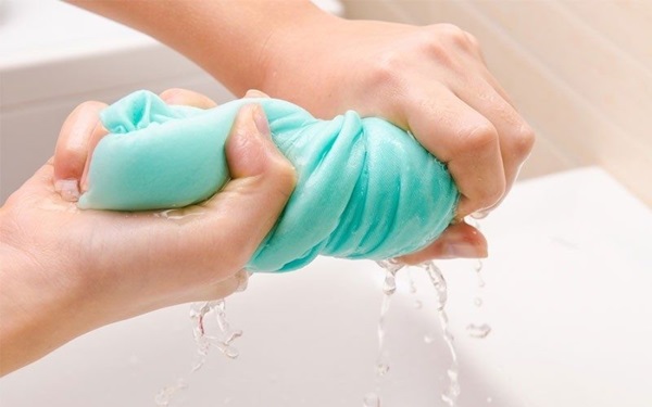 gối cao su non có giặt máy được không