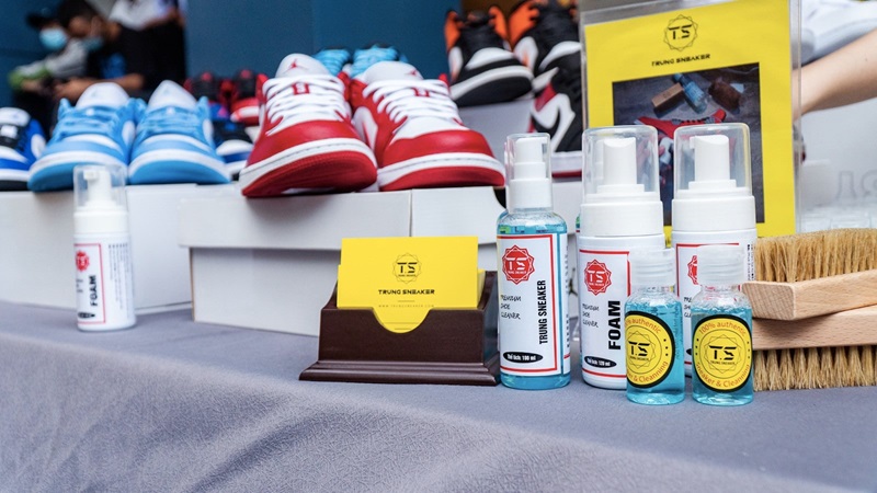 dụng cụ vệ sinh giày thể thao