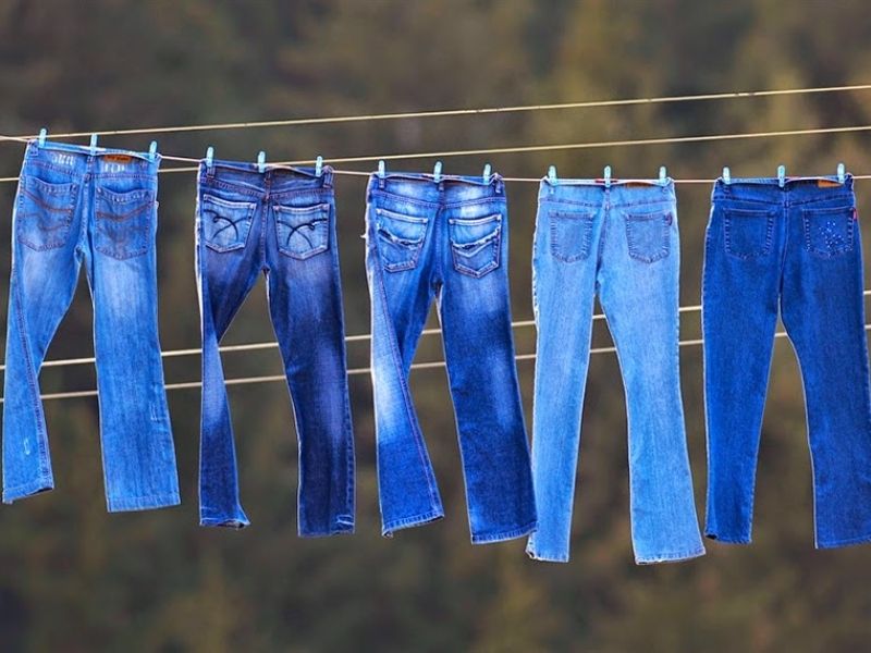 quần jean xanh bị ố vàng