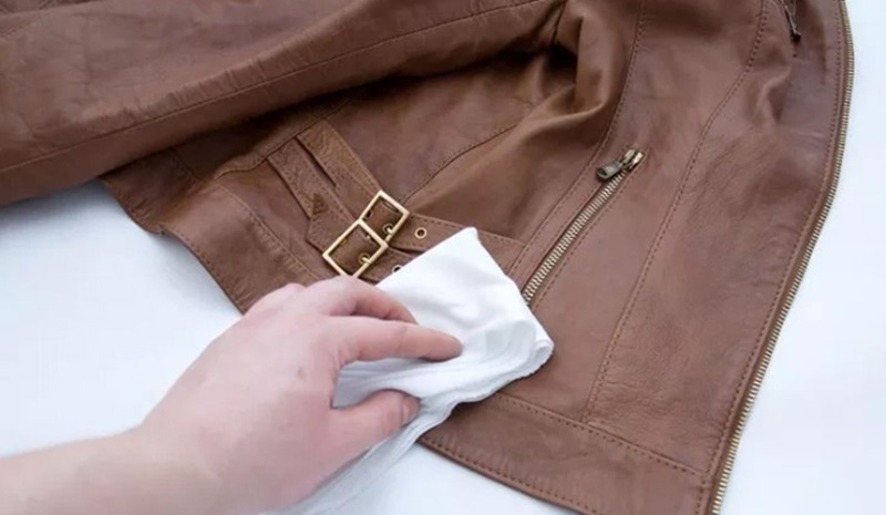cách giặt áo khoác da pu