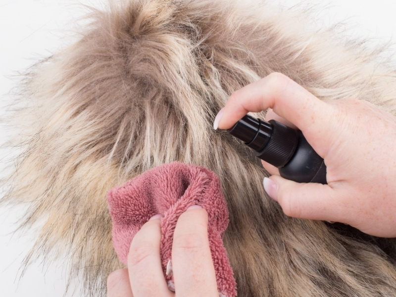 cách giặt áo lông rái cá