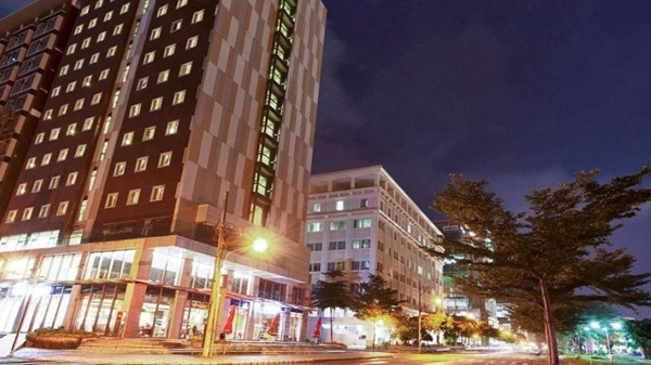 dịch vụ giặt hấp áo vest gần khách sạn ibis 