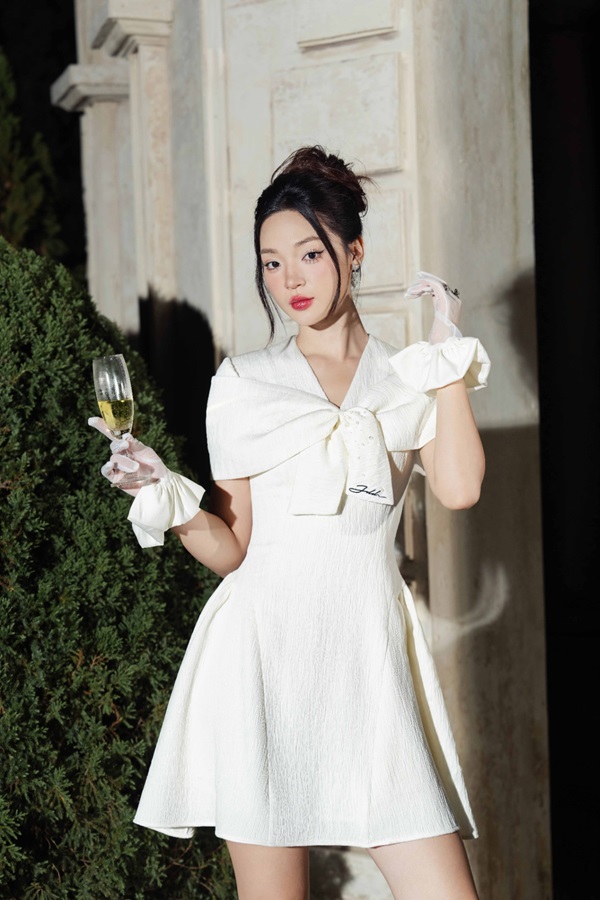 giá giặt hấp đầm dạ hội gò vấp