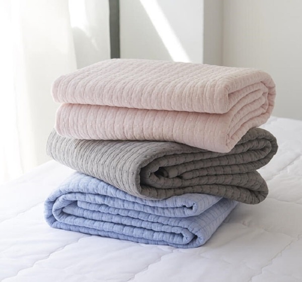 giá giặt khô chăn gò vấp