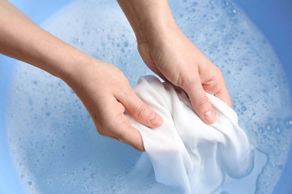 giặt quần lót bằng dung dịch phụ nữ được không
