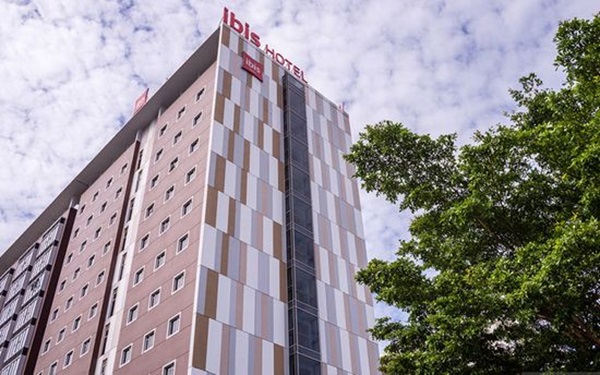 tiệm giặt áo vest gần khách sạn ibis tphcm