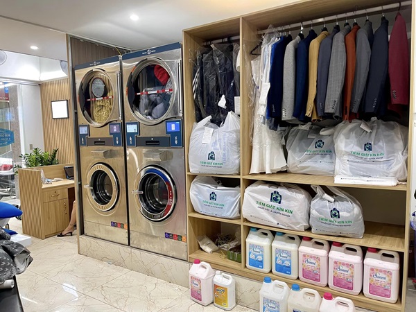 tiệm giặt ủi giặt đồ lót không