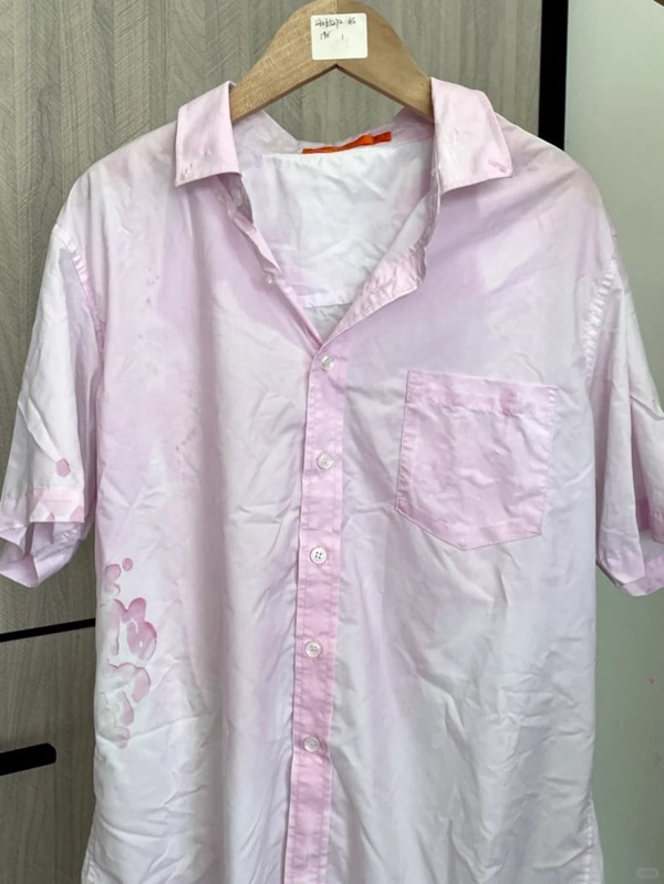 tẩy áo trắng bị loang màu